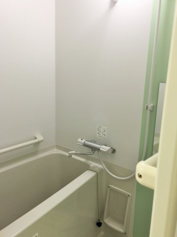クレイノレモンバームの浴室|バストイレ別、浴室換気乾燥機付き