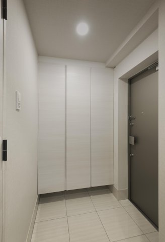 DIPS西日暮里の玄関|収納もある玄関です