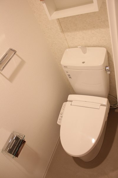新品家具付きマンション両国6(KaGood東京)のトイレ|ゆったりとした空間のトイレです