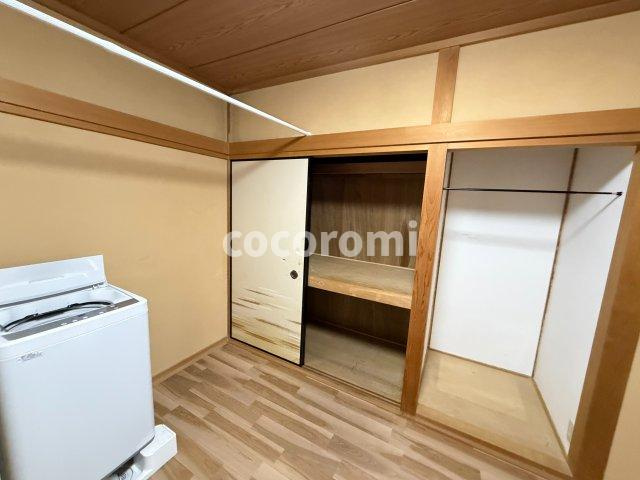 長尾谷町　店舗付き戸建ての収納