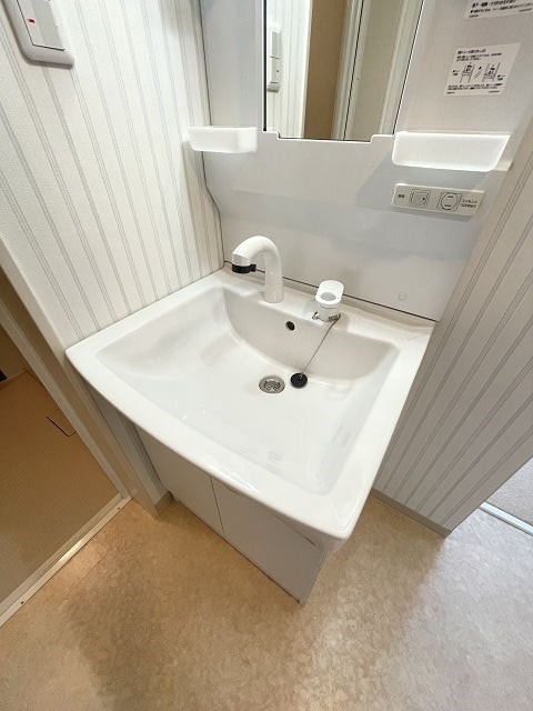 尼崎市東園田町９丁目のアパートの洗面所