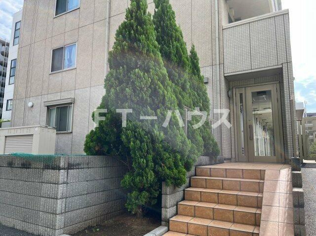 ＧＥＮＯＶＩＡ原木中山のエントランス