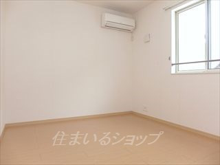 グリーン　ワールドⅡの寝室|寝室にもエアコンあり