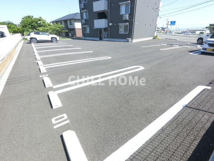 ノアエストの駐車場|当社、チルホームのHPもご覧ください(^^)/物件情報多数♪