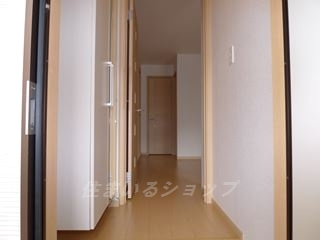 アルバーダの玄関|ミラー付き大型シューズボックス