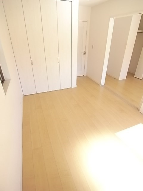 ロイヤル西長洲の居間・リビング