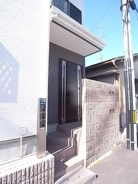 ロイヤル西長洲のエントランス