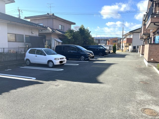 ラフィーネⅠの駐車場