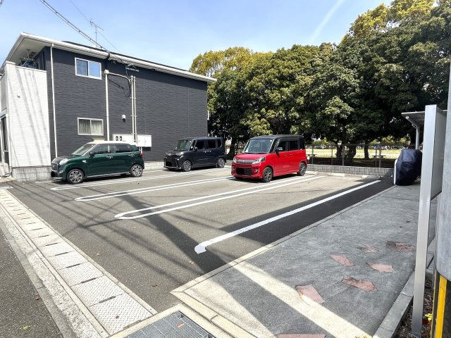 クオリア　Ⅲの駐車場