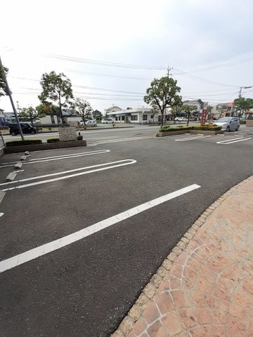 八反丸ビルⅡの駐車場