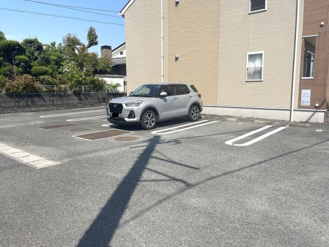 グランツオーヴェルⅡの駐車場