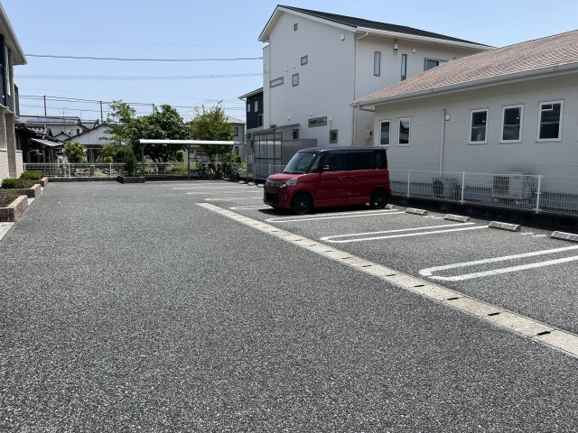 フォルトグランデ　Ⅲの駐車場