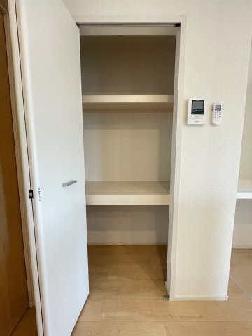 ＲＥＳＴ　ＷＯＯＤ　１の内装