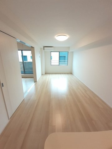 Ｉ・ＶＩＬＬＡＧＥ大手町　Ｂの居間・リビング