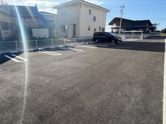 アバンツァートの駐車場