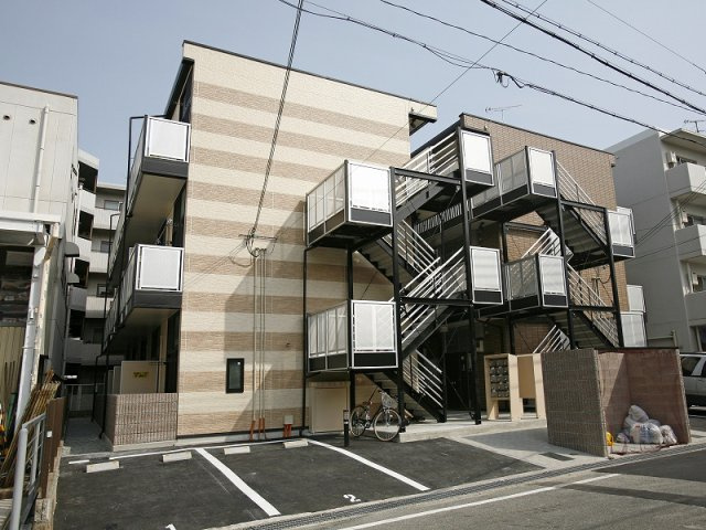 レオパレス新在家の外観