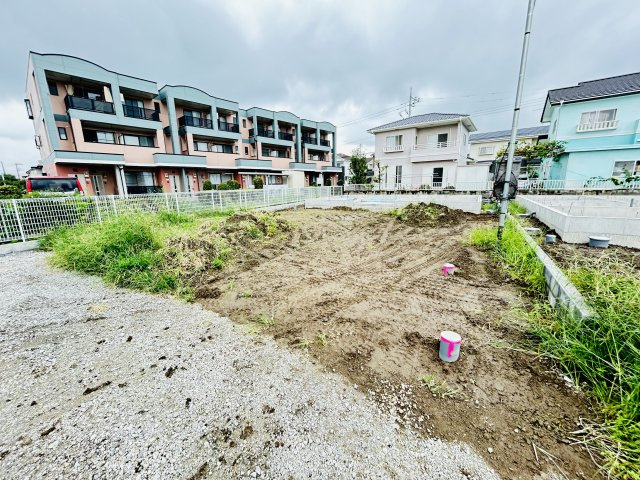 新築　前橋市青柳町第27　クレイドルガーデン　5号棟の駐車場|現地写真　駐車スペースは並列3台分可能です！
