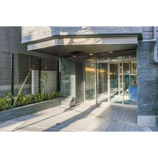 リバーレ鷺沼のエントランス