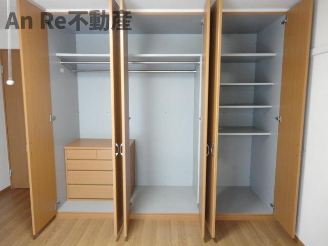 川口市大字西立野の賃貸マンションの収納