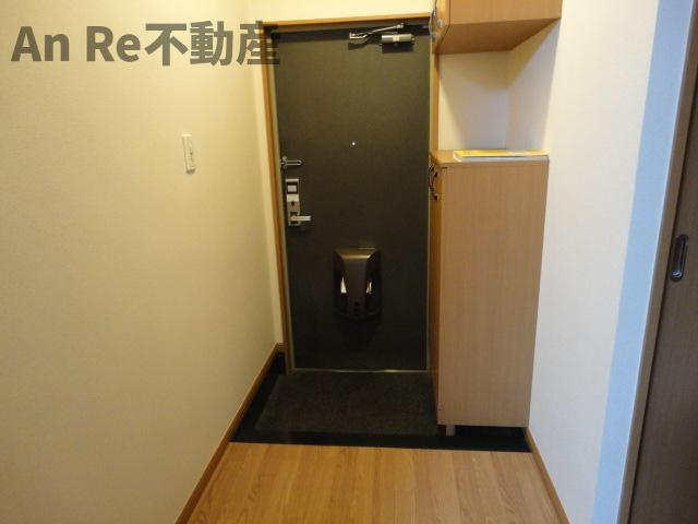 川口市大字西立野の賃貸マンションの玄関