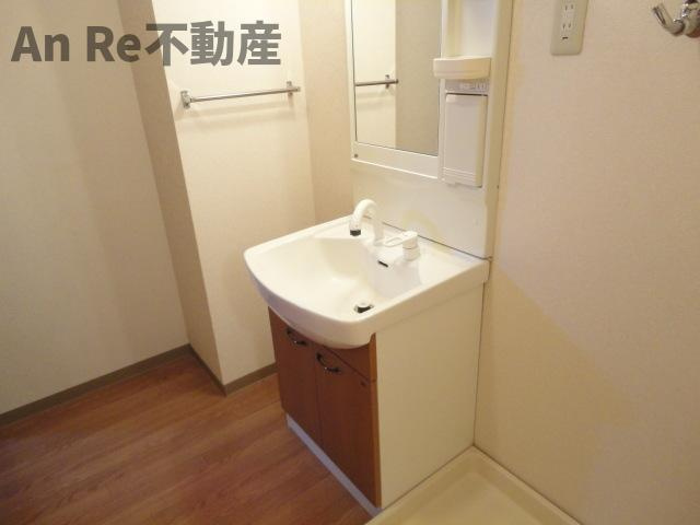 川口市大字西立野の賃貸マンションの洗面所