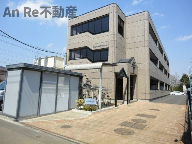 川口市大字西立野の賃貸マンションのエントランス