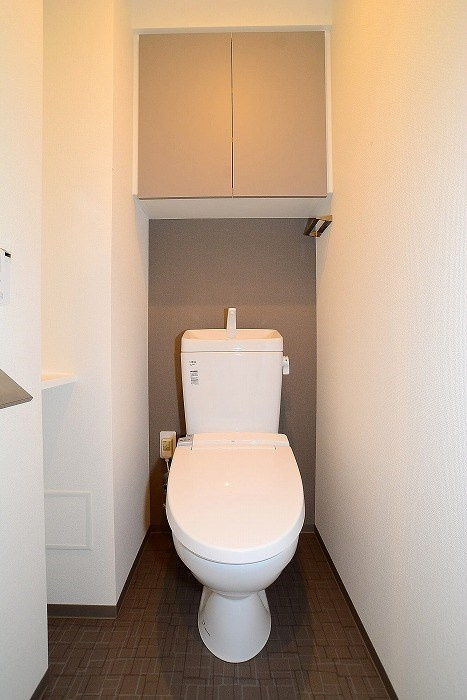 アジールコフレ中野坂上のトイレ|落ち着いた色調のトイレです