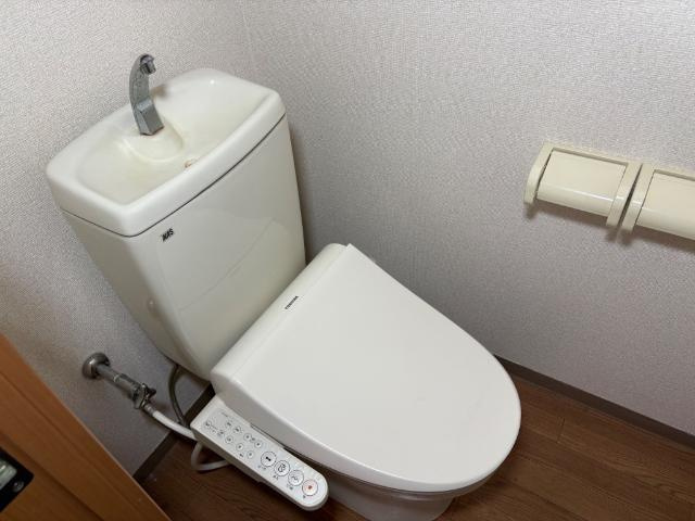 ベルファミーユ２のトイレ|シャワー付トイレ