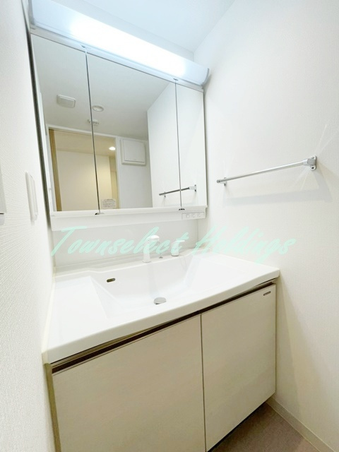 藤沢市本町４丁目の賃貸マンションの洗面所
