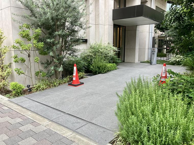 ドレッセ都立大学のエントランス|エントランスです