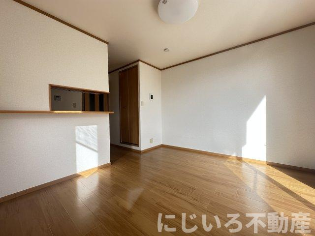 オレンジハイツAの居間・リビング