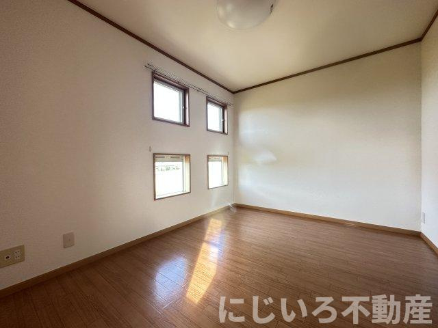 オレンジハイツAの居間・リビング