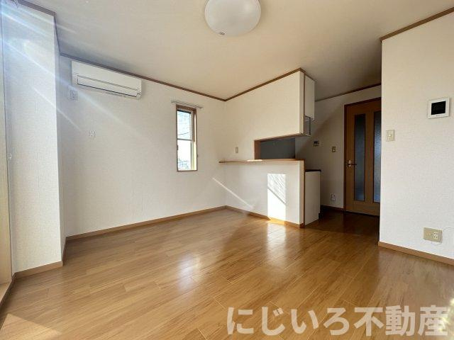 オレンジハイツAの居間・リビング