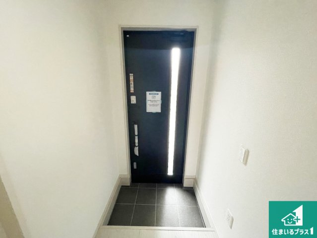 ■池田市旭丘　第6期　新築一戸建ての玄関|シューズボックスにはたくさんの靴が収納できるので玄関周りはいつもスッキリ！ご家族が増えても安心！