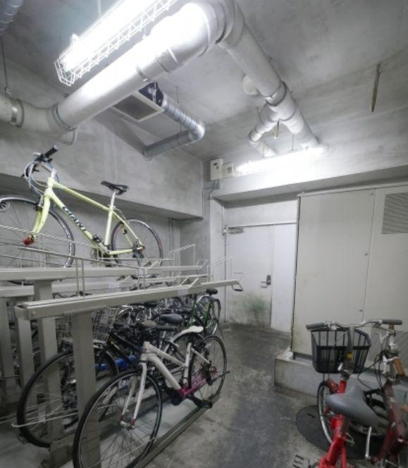 アーバンキューブ九段南の駐車場