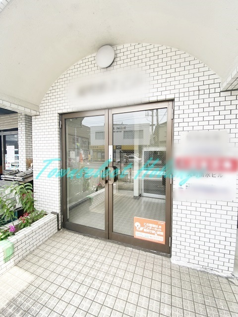 横浜市戸塚区吉田町の賃貸マンションのエントランス