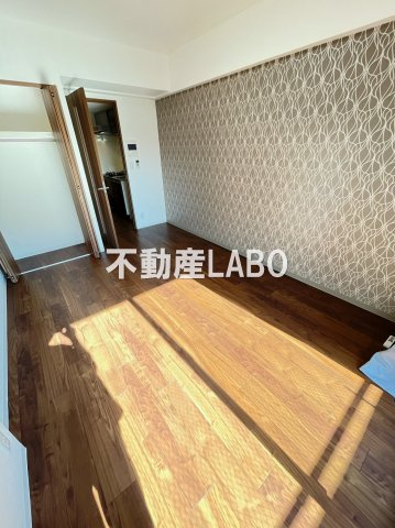 HRフロントリーガル難波WESTの寝室