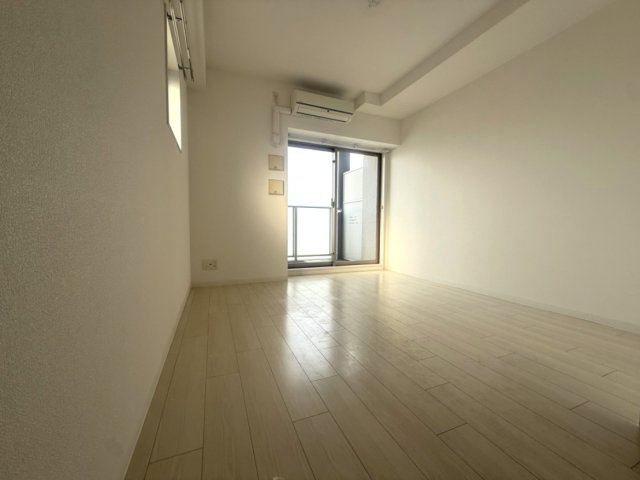 【寝室】エスプレイス新大阪サウスゲート