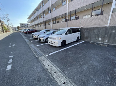 ISM北小金の駐車場