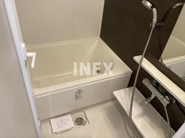 横浜市西区中央１丁目の賃貸マンションの浴室