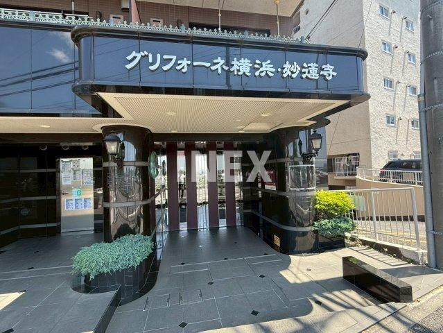 グリフォーネ横浜・妙蓮寺のエントランス