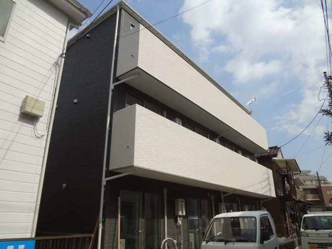 川崎市多摩区菅稲田堤１丁目のアパートのエントランス|清潔なエントランスです