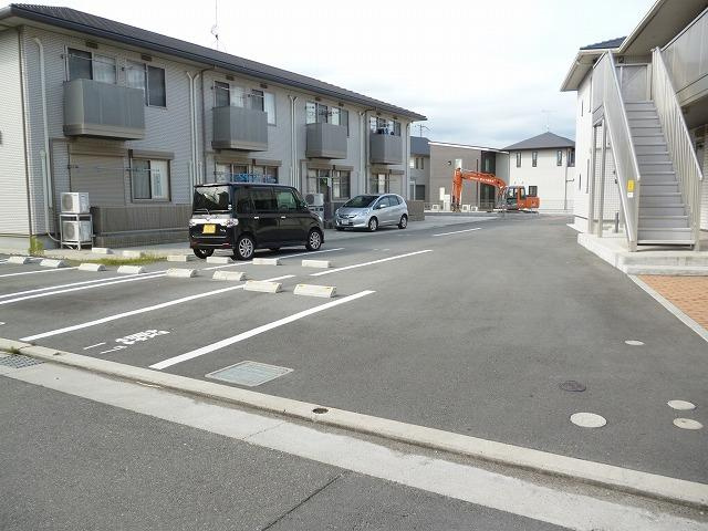 ラポール浜の宮の駐車場