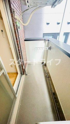 大阪市淀川区西中島７丁目の賃貸マンションのバルコニー