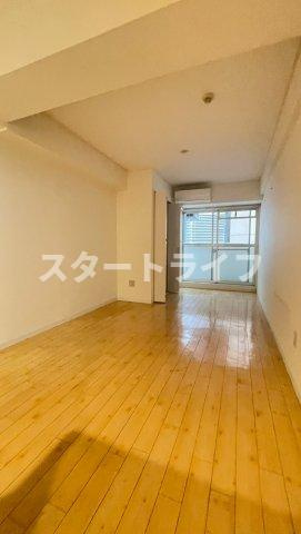 大阪市淀川区西中島７丁目の賃貸マンションの居間・リビング