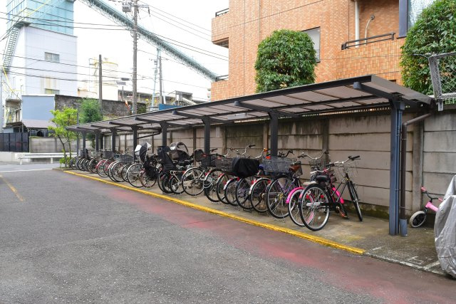 調布市多摩川１丁目の中古マンションの駐輪場