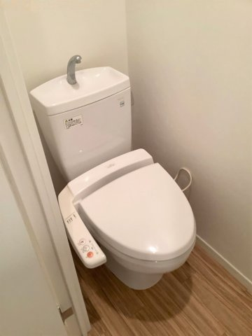 エンクレスト赤坂のトイレ|シンプルで使いやすいトイレです