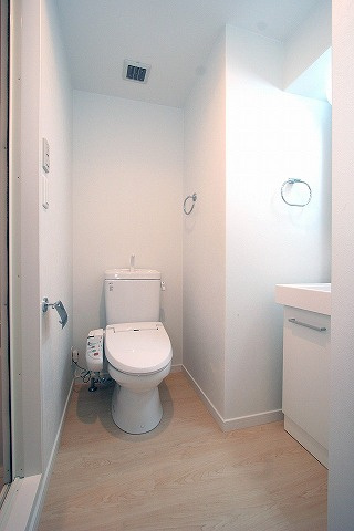 エンクレスト香椎のトイレ|落ち着いたトイレです