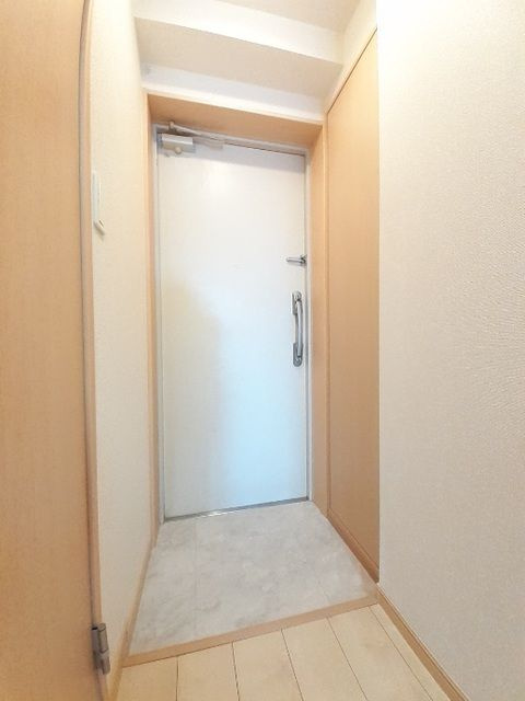 ヴィラージュ経堂の玄関|明るい玄関