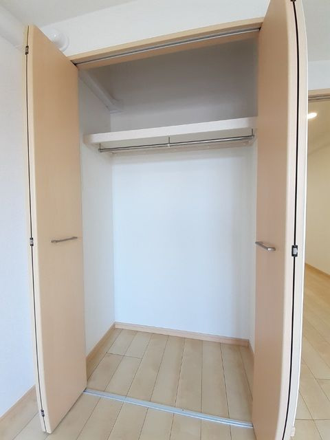 ヴィラージュ経堂の収納|収納は奥行もあり上部棚も御座います